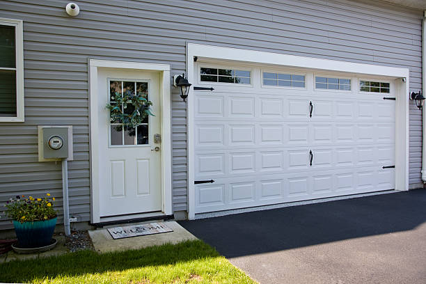 24/7 Emergency Garage Door Panel Replacement experts in Frankston, TX